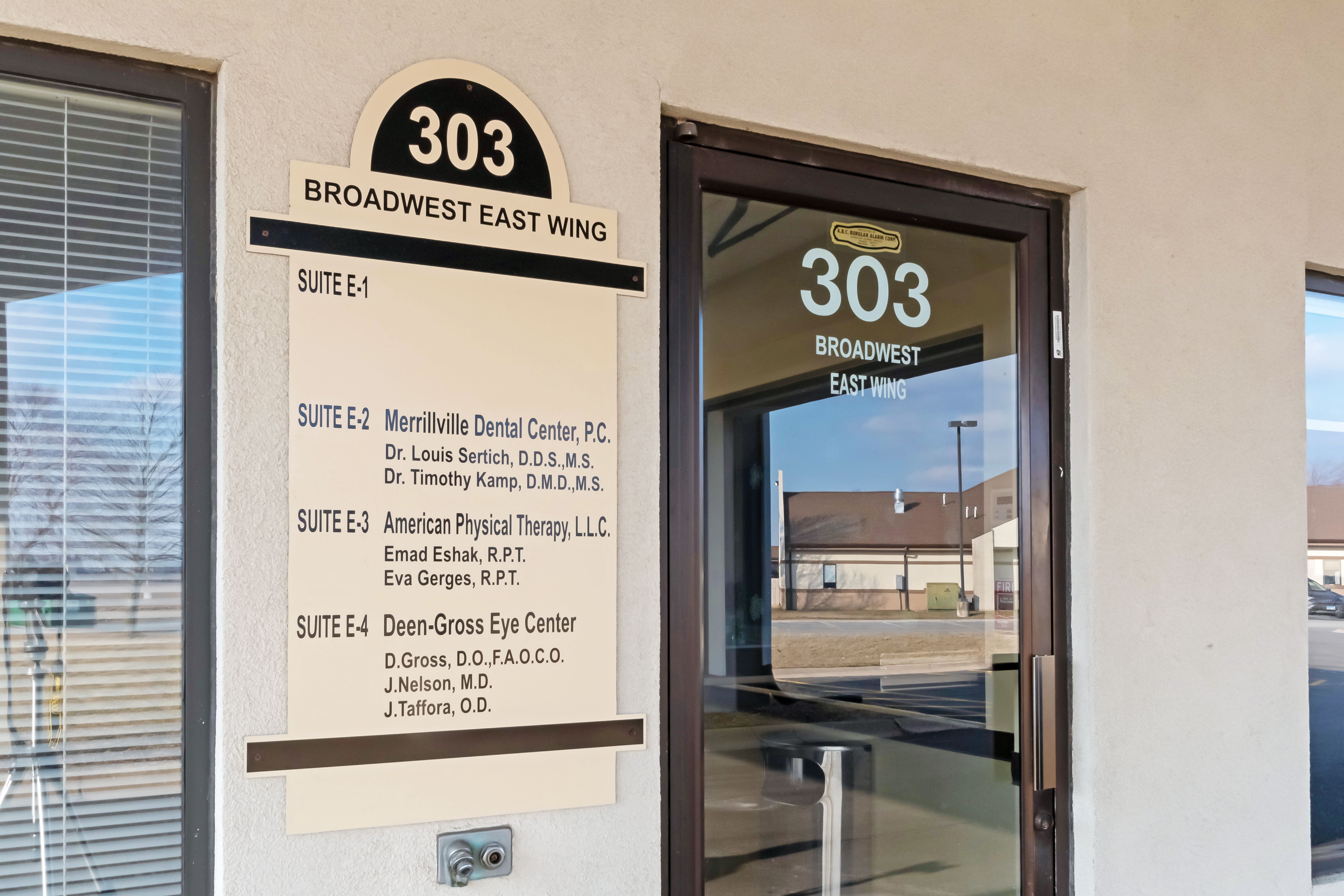 Deen-Gross Eye Centers office